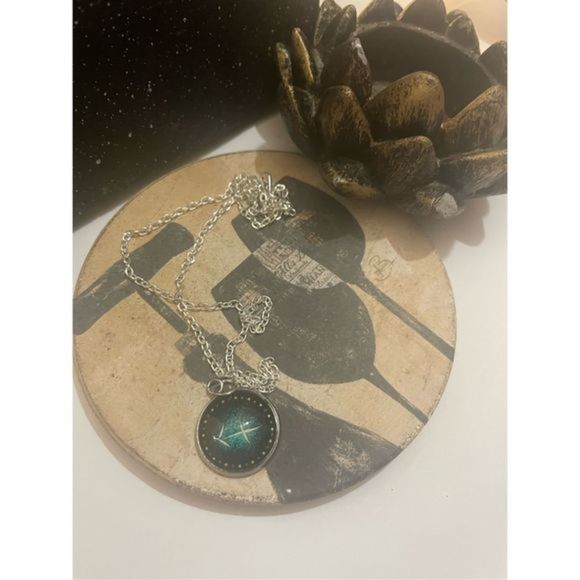 Sagittarius GLOW IN THE DARK ZODIAC STAR SIGN HOROSCOPE NECKLACE - Picture 3 of 14
